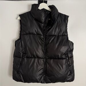 Women’s Black Puffer Vest Old Navy Fall Winter Layering Essential